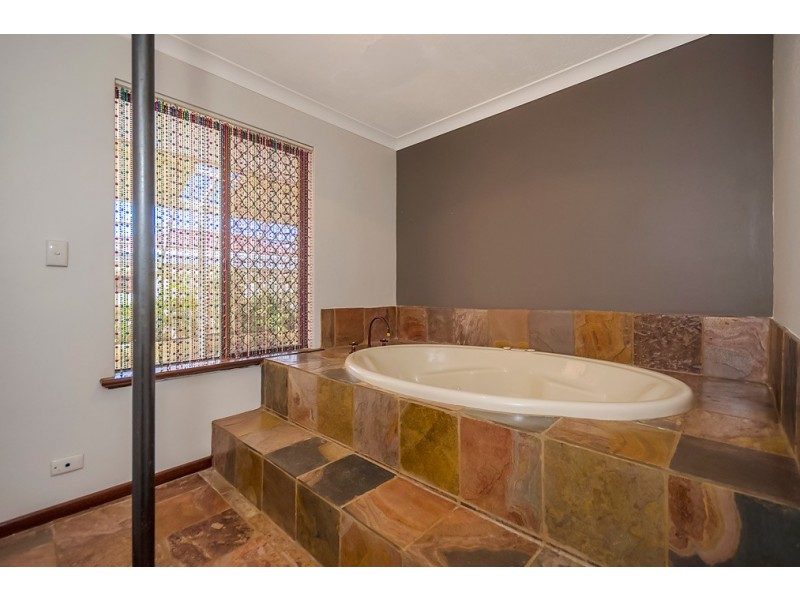 7b Carey Place, Cooloongup WA 6168