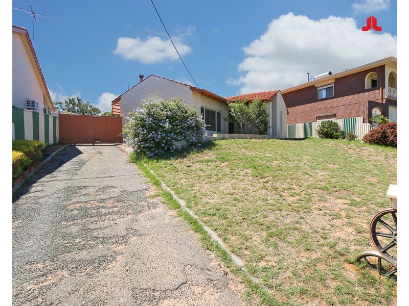 6 Malcolm Street, Spearwood WA 6163