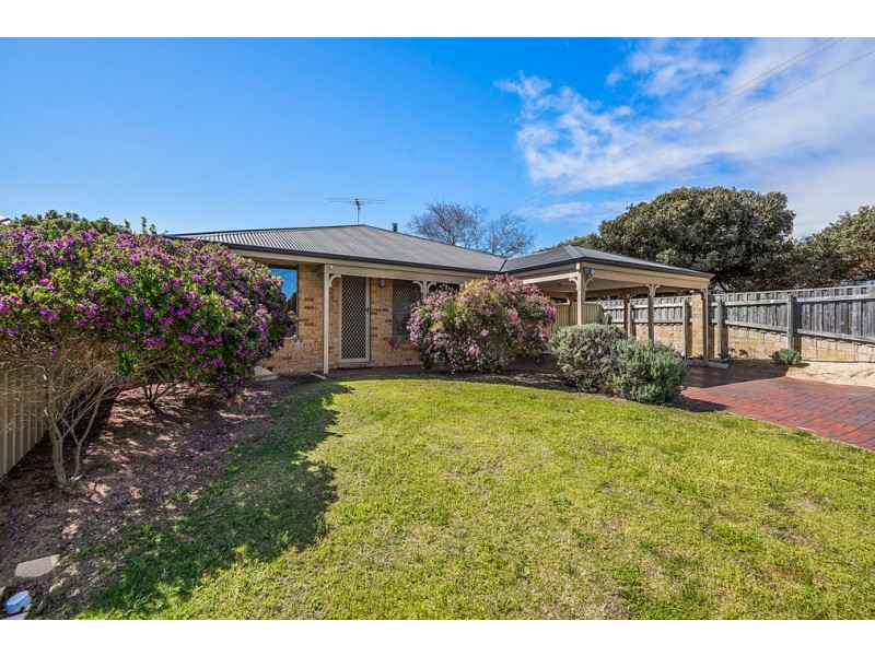 11 Narbonne Gardens, Port Kennedy WA 6172