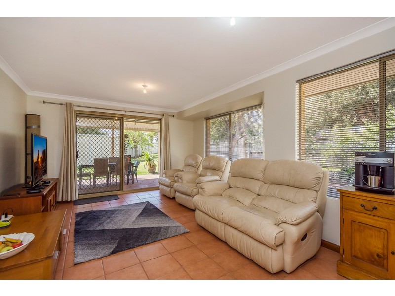 11 Narbonne Gardens, Port Kennedy WA 6172