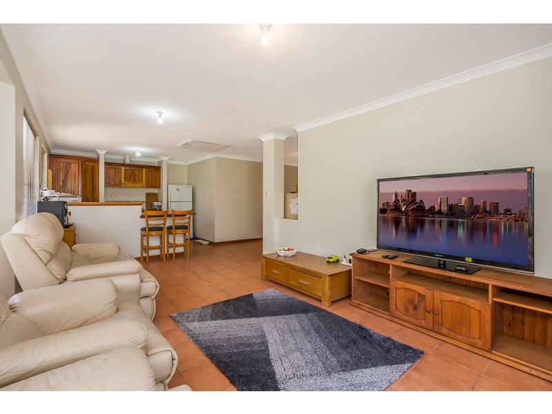 11 Narbonne Gardens, Port Kennedy WA 6172