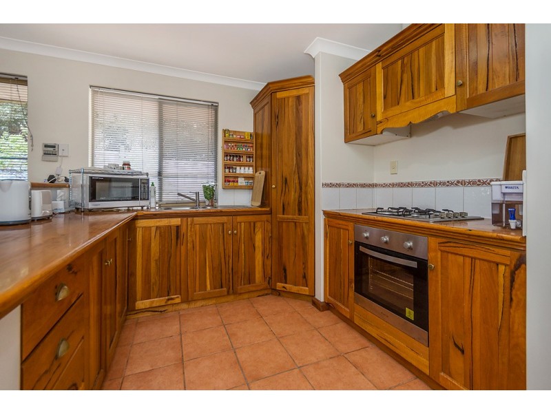 11 Narbonne Gardens, Port Kennedy WA 6172