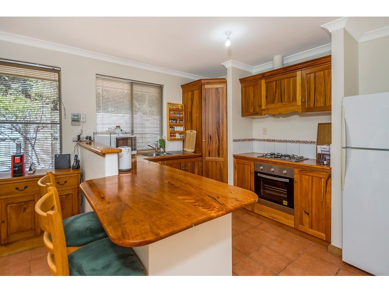 11 Narbonne Gardens, Port Kennedy WA 6172