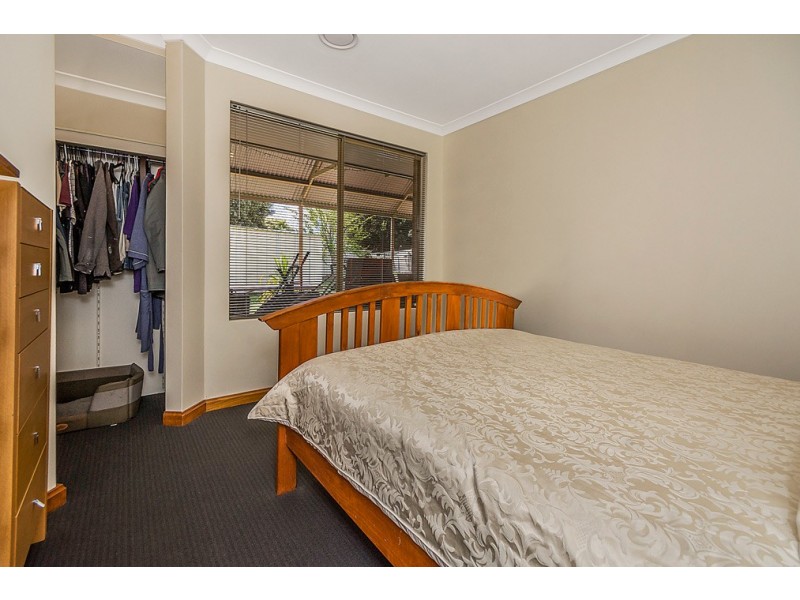 11 Narbonne Gardens, Port Kennedy WA 6172