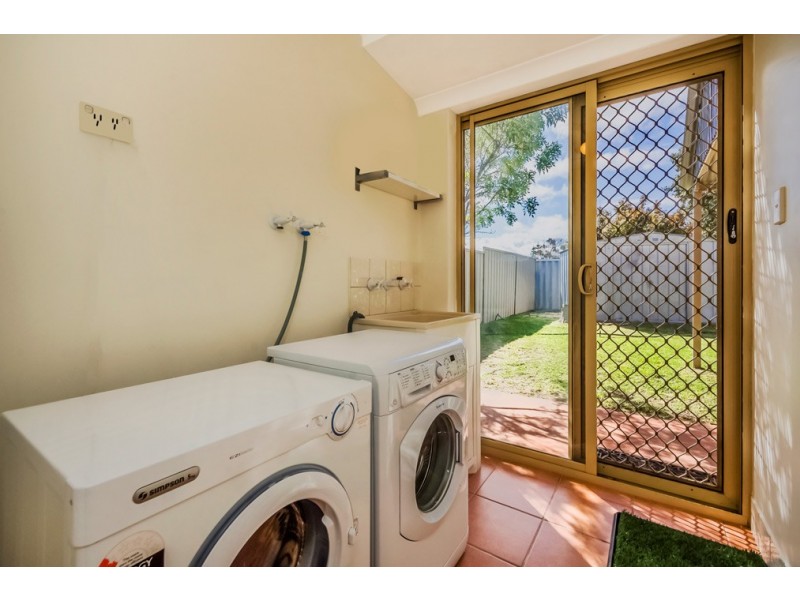 11 Narbonne Gardens, Port Kennedy WA 6172