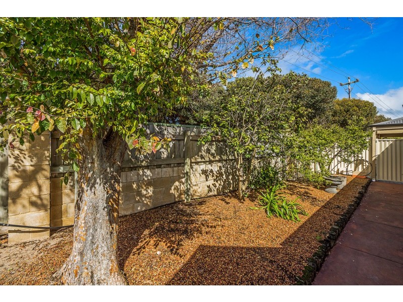 11 Narbonne Gardens, Port Kennedy WA 6172