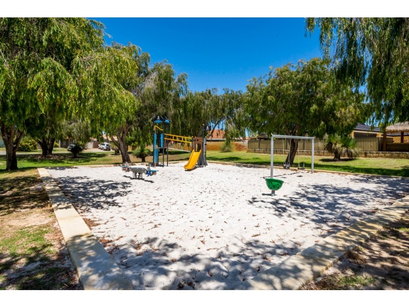 11 Narbonne Gardens, Port Kennedy WA 6172