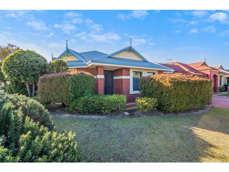 Unit 2/92 Oakwood Crescent, Waikiki WA 6169