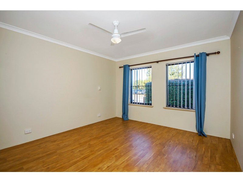 Unit 2/92 Oakwood Crescent, Waikiki WA 6169
