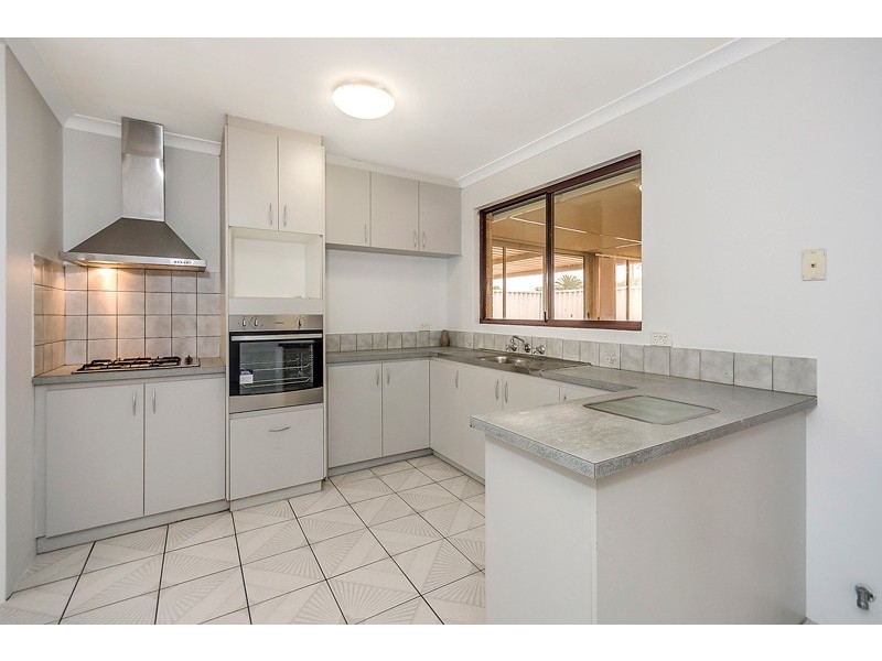 31 Nabberu Loop, Cooloongup WA 6168