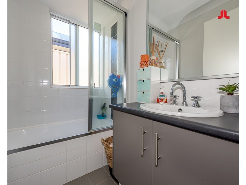 27 Ingarfield Green, Baldivis WA 6171