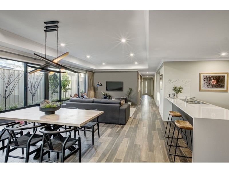 30 Calooli Grove, Golden Bay WA 6174