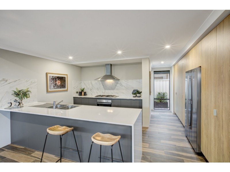 30 Calooli Grove, Golden Bay WA 6174