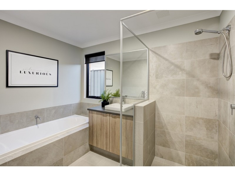 30 Calooli Grove, Golden Bay WA 6174