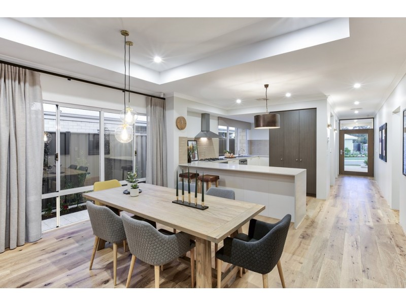 21 Gooljak Rise, Lakelands WA 6180