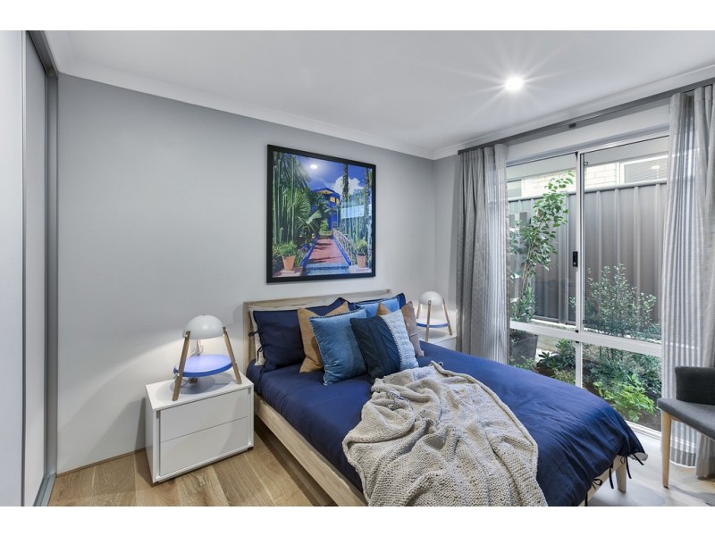 21 Gooljak Rise, Lakelands WA 6180