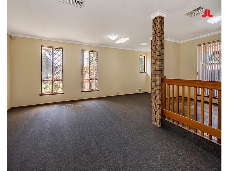 17 Portsmouth Place, Waikiki WA 6169