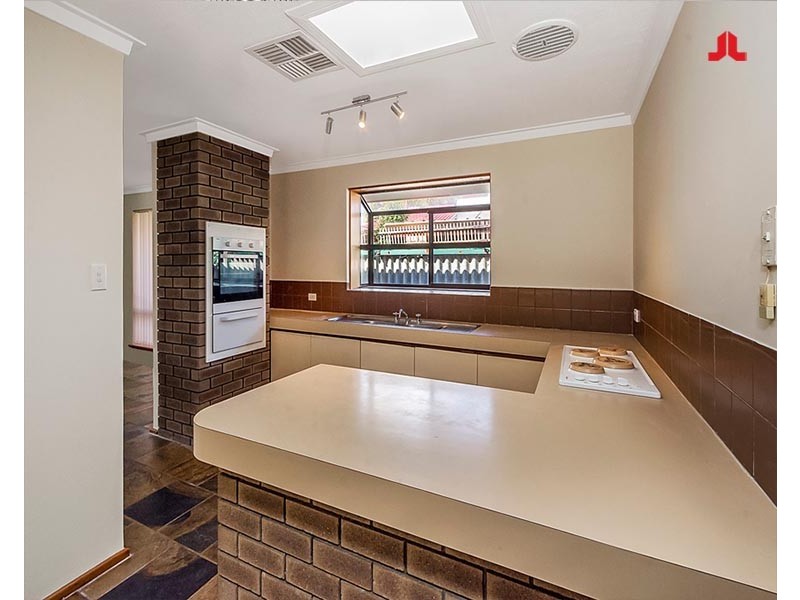 17 Portsmouth Place, Waikiki WA 6169