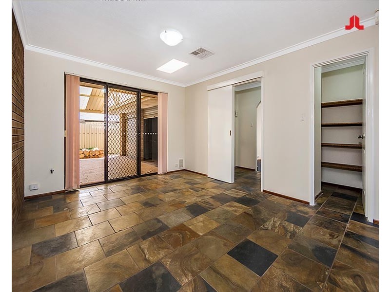 17 Portsmouth Place, Waikiki WA 6169