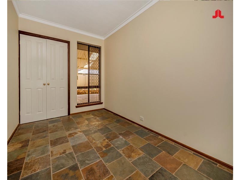 17 Portsmouth Place, Waikiki WA 6169