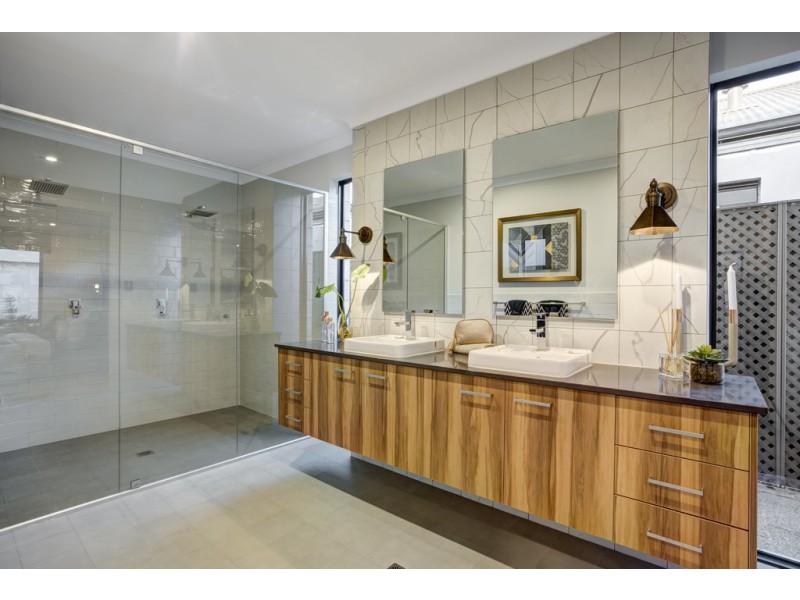 9 Barakee Road, Wandi WA 6167