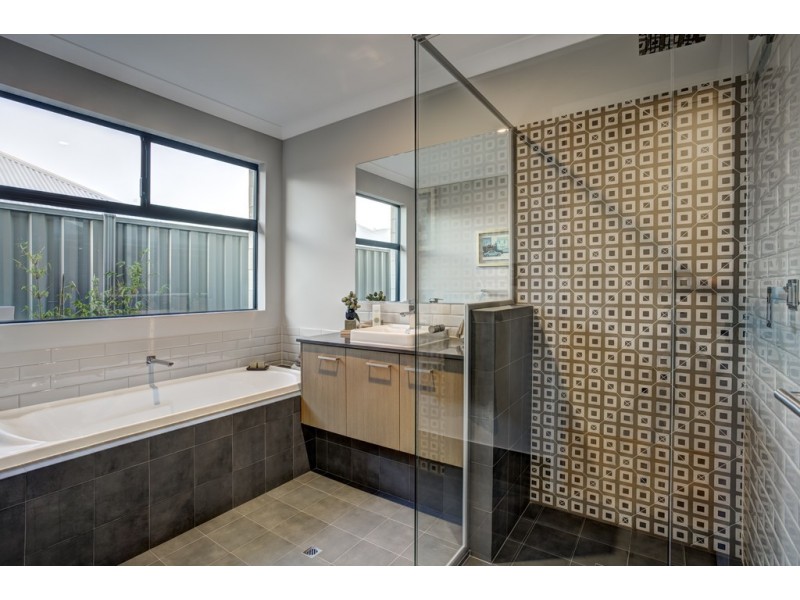 9 Barakee Road, Wandi WA 6167