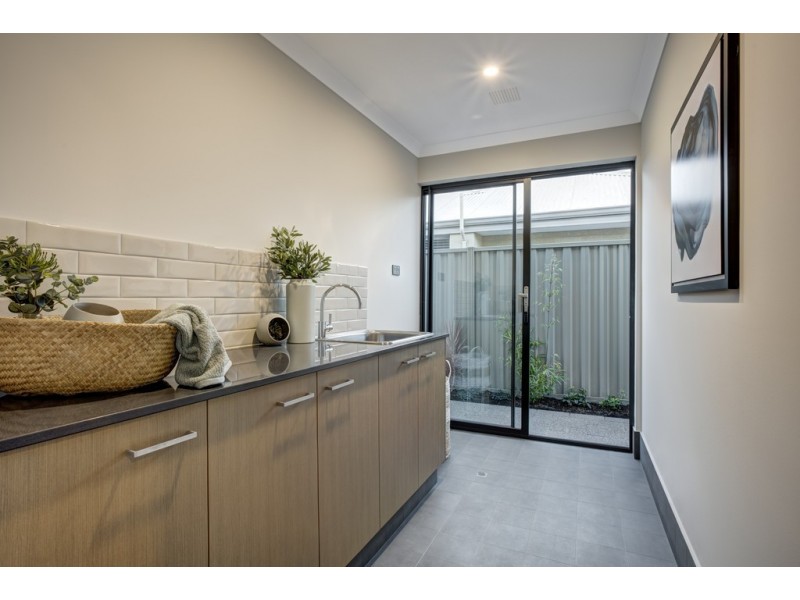 9 Barakee Road, Wandi WA 6167
