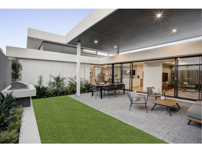9 Barakee Road, Wandi WA 6167