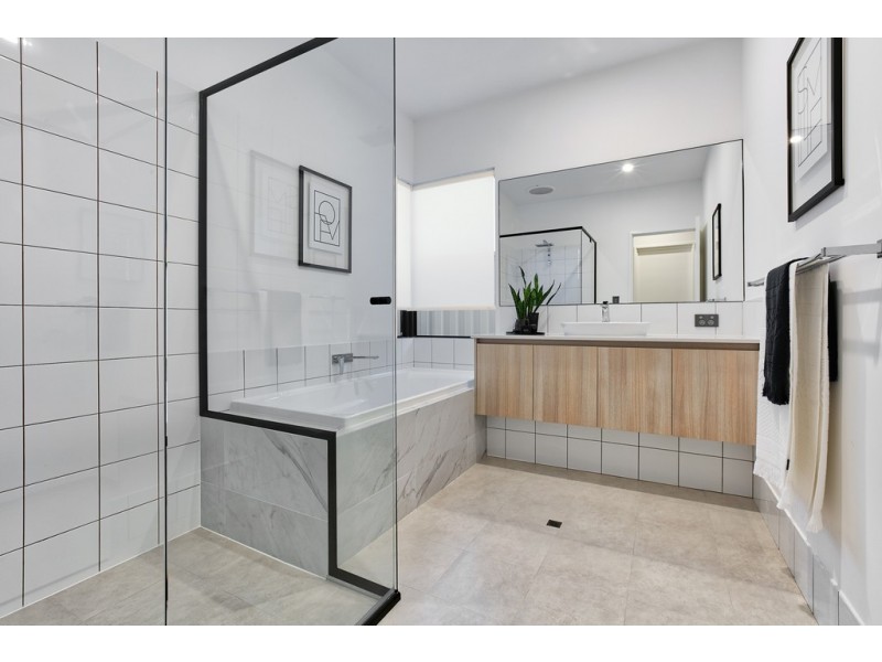 25 Calella Loop, Piara Waters WA 6112