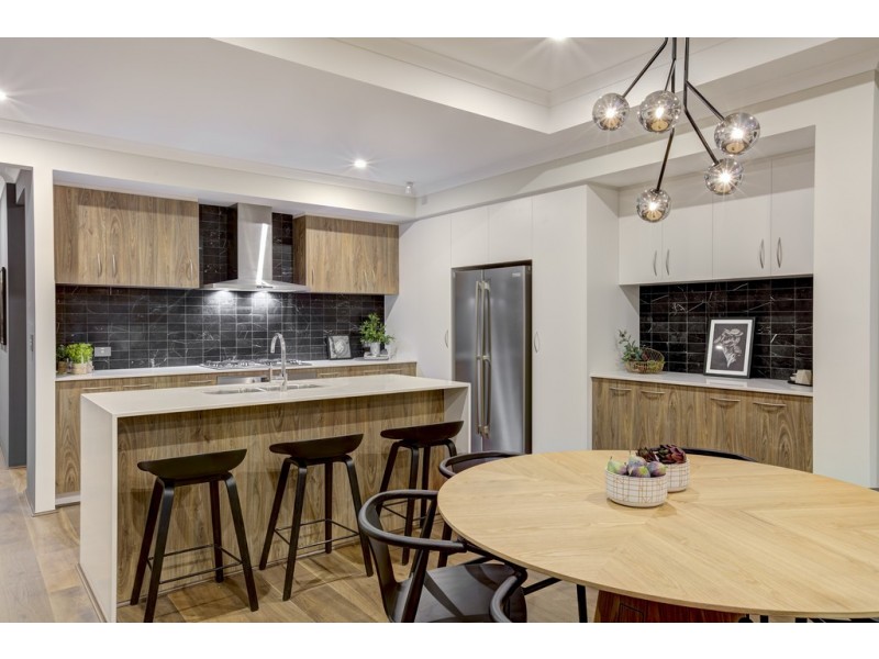 27 Calella Loop, Piara Waters WA 6112