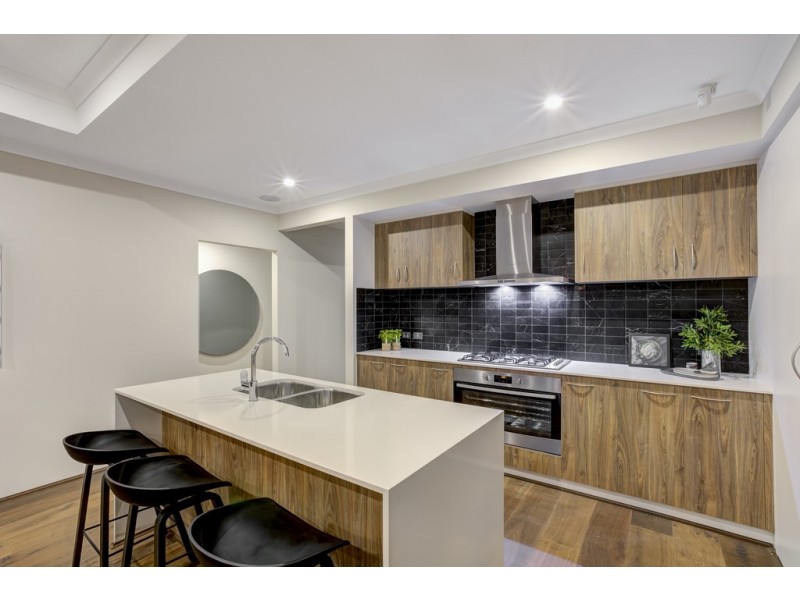 27 Calella Loop, Piara Waters WA 6112