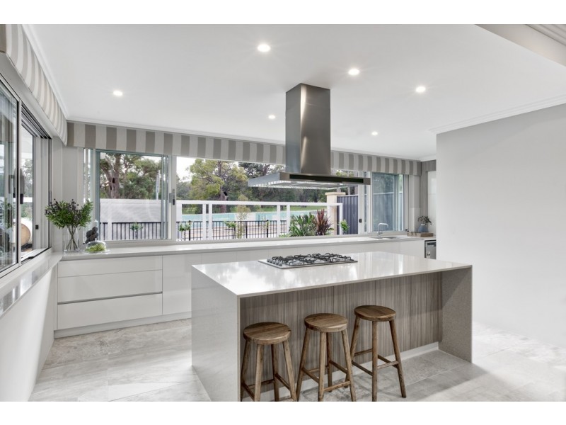 3 Gooljak Rise, Lakelands WA 6180