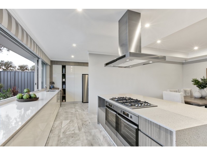 3 Gooljak Rise, Lakelands WA 6180