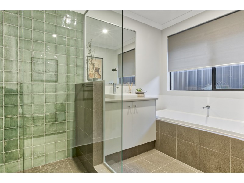 8 Quinn Street, Midvale WA 6056