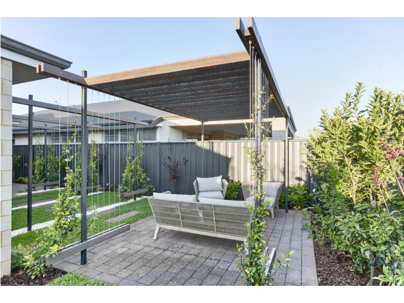 8 Quinn Street, Midvale WA 6056