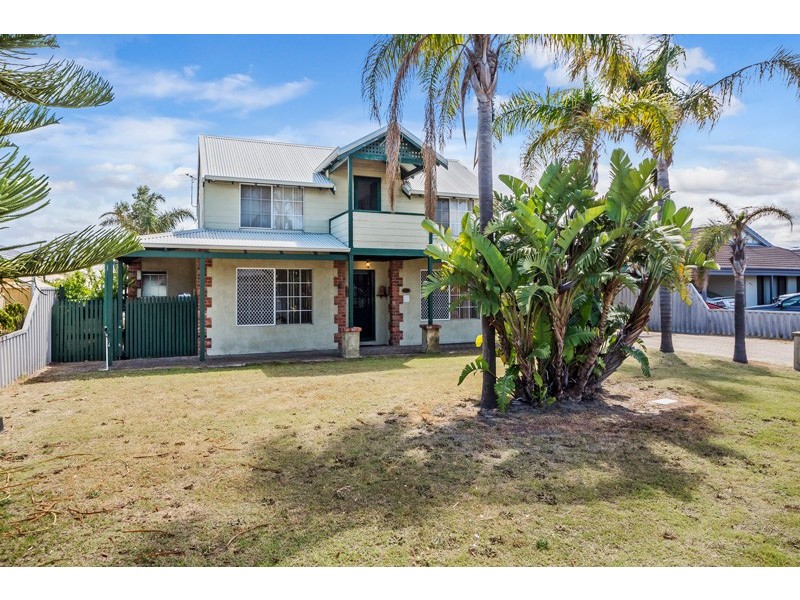 652 Safety Bay Road, Waikiki WA 6169