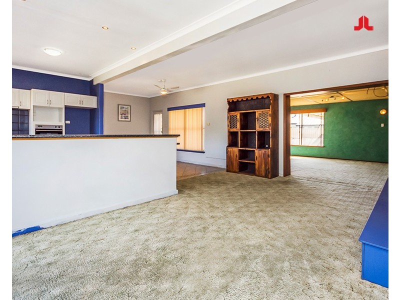 82 Leighton Road, Halls Head WA 6210