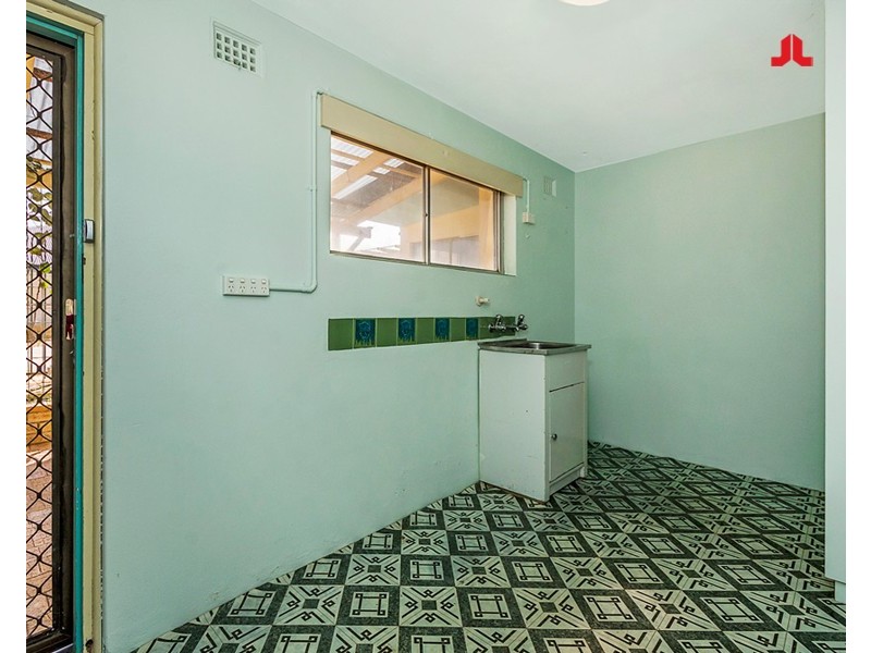 82 Leighton Road, Halls Head WA 6210