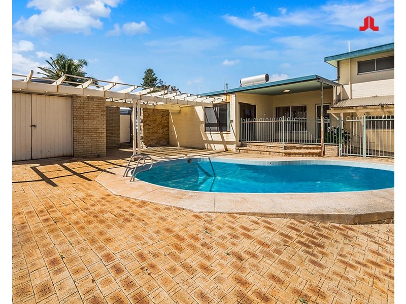 82 Leighton Road, Halls Head WA 6210