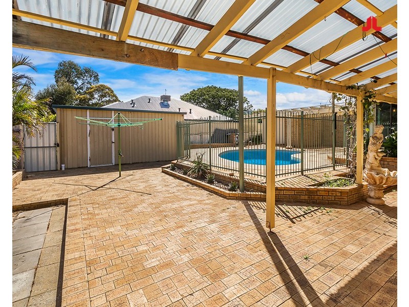 82 Leighton Road, Halls Head WA 6210