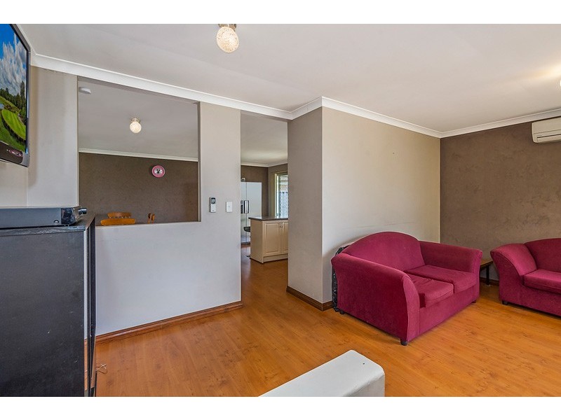 68 Gnangara Drive, Waikiki WA 6169