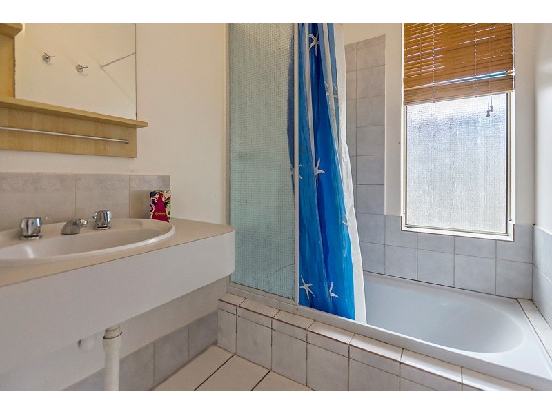 68 Gnangara Drive, Waikiki WA 6169