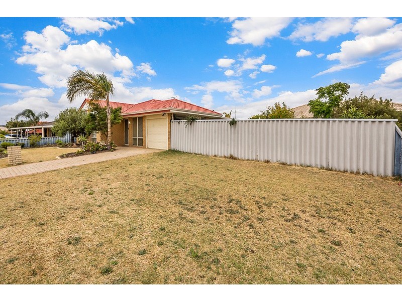 68 Gnangara Drive, Waikiki WA 6169