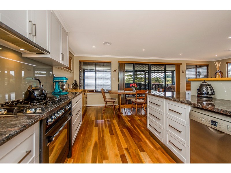 17 Weld Street, Rockingham WA 6168