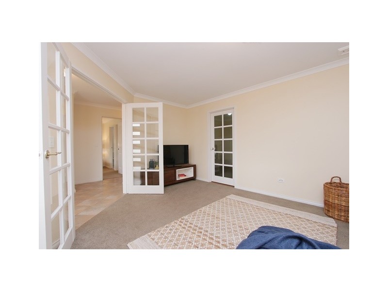 4 Cockatoo Close, Singleton WA 6175