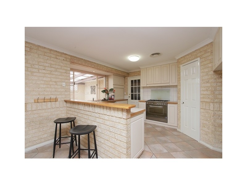 4 Cockatoo Close, Singleton WA 6175