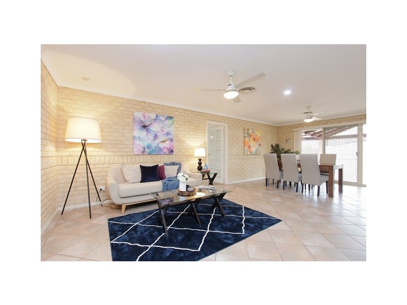 4 Cockatoo Close, Singleton WA 6175