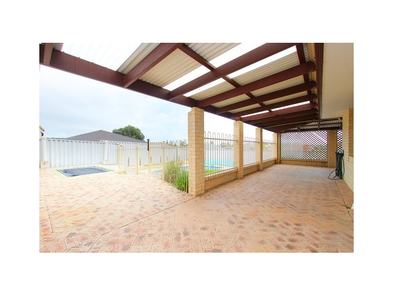 4 Cockatoo Close, Singleton WA 6175