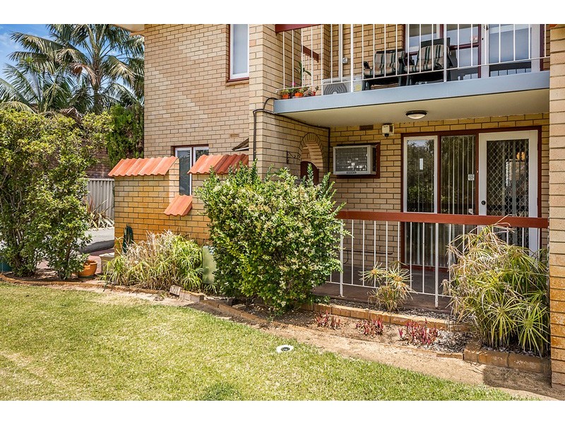 2/5 Carlisle Street, Shoalwater WA 6169