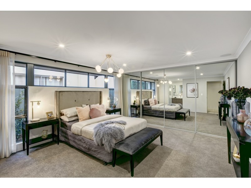 30 Davilak Crescent, Manning WA 6152